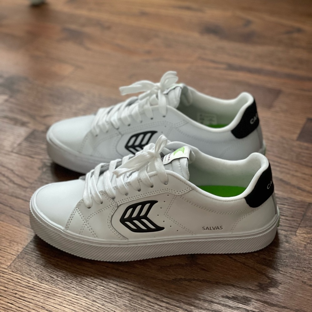 Cariuma White LWG Leather/Black Salvas Sneaker